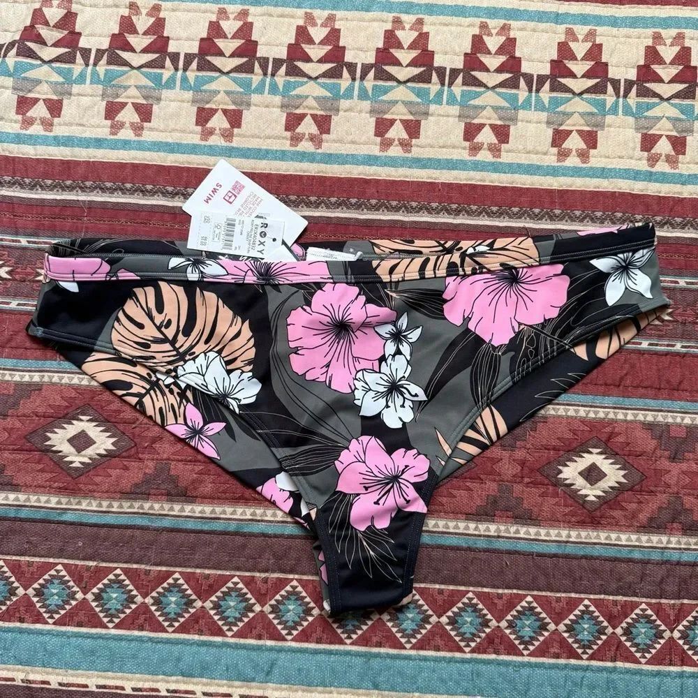 NWT Roxy Pink and Black Floral Bikini Bottoms size XXL